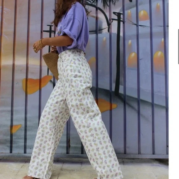 ISO!! 30 or 31. Any print on those. - Picture 3 of 11